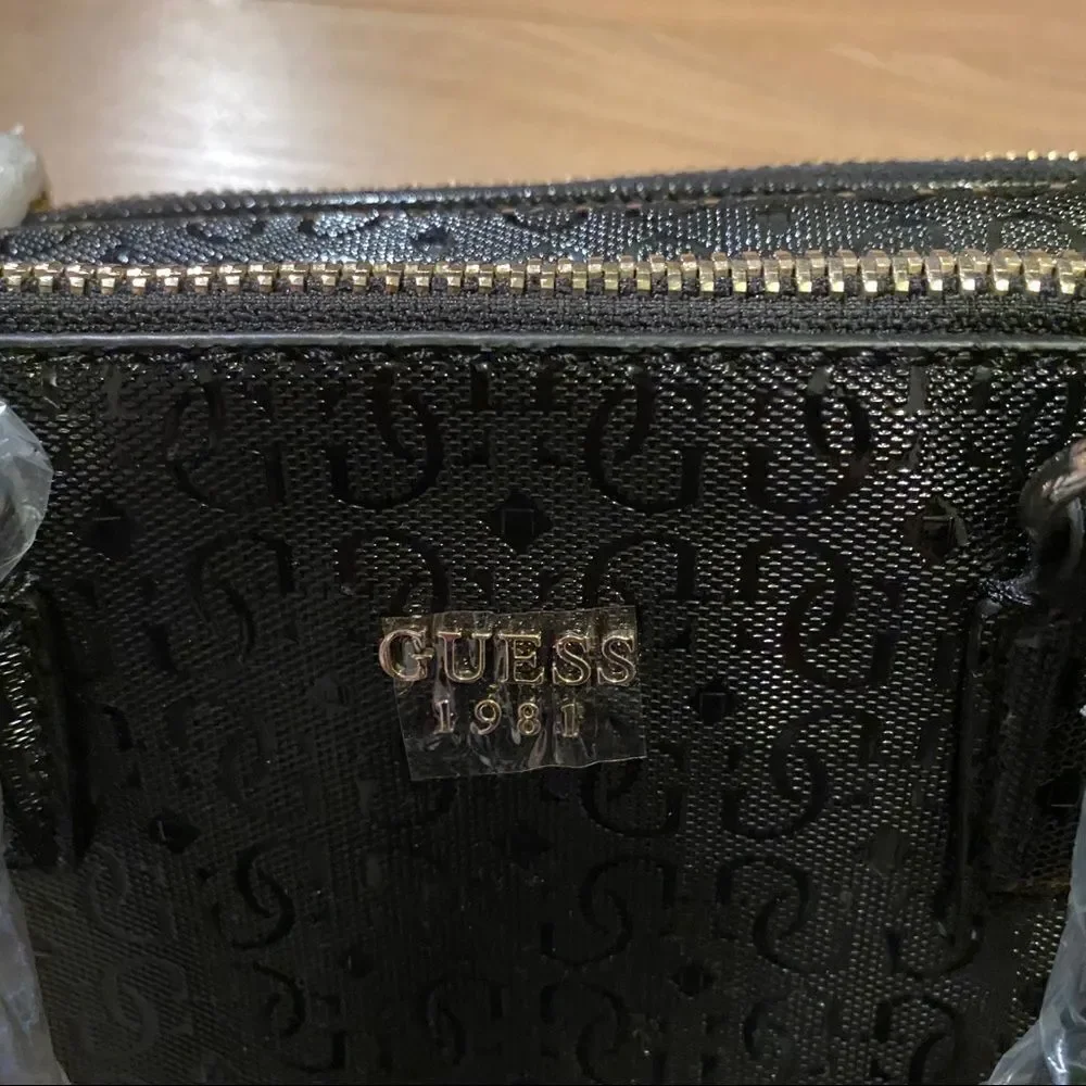 Black guess purse / handbag‎